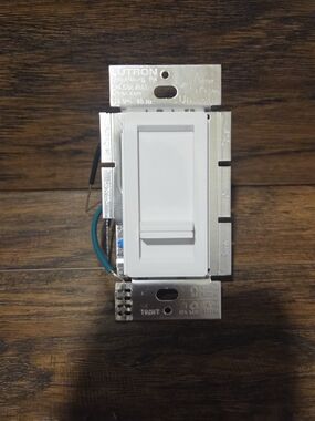 Lutron Lumea LED+ Single-pole LED Slide Light dimmer switch White